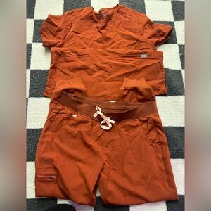 FIGS Auburn Scrub Set